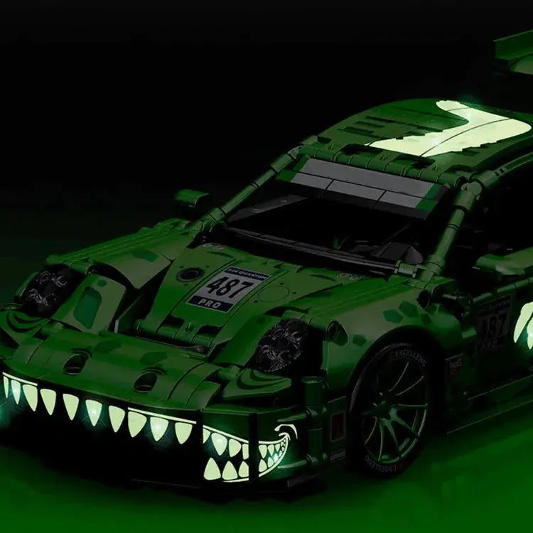 THE GREEN JAWS RACE CAR 1521PCS
